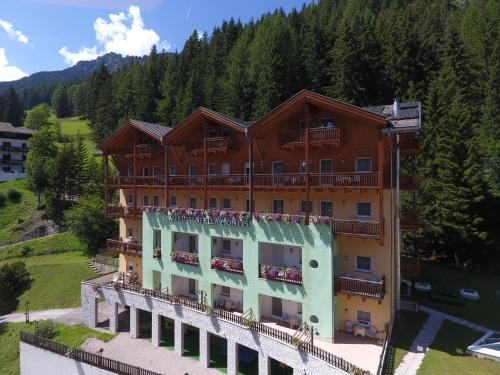 Campitello di Fassa Hotel | Hotel Stella Montis