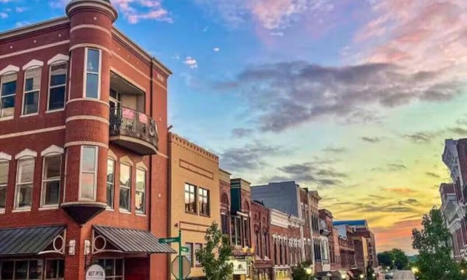 Clarksville Apartamento | Hotel-Style Studio Near APSU & Fort Campbell Queen Bed + Kitchenette + Wifi