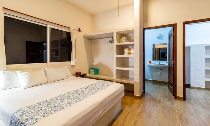 Mario Villanueva Madrid Hotel | Hotel & Suites Oasis Bacalar "Suite Tucán"