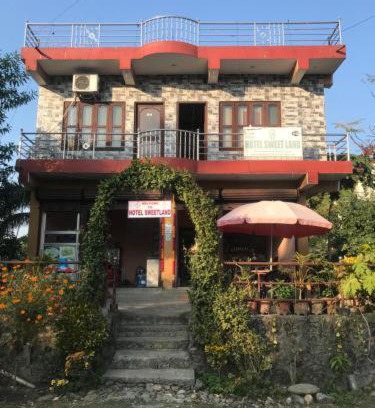 Sauraha Hotel | Hotel Sweetland
