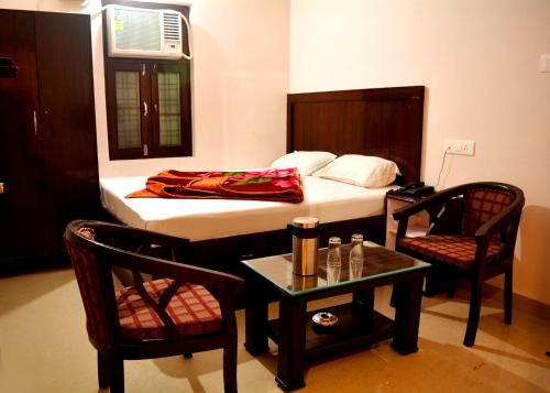 Haridwar Cama Y Desayuno | Hotel Thakur Ji