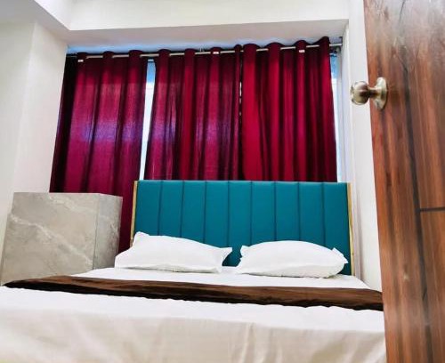 Surat Hotel | Hotel the green