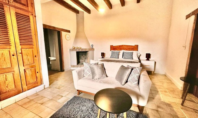 Santa María Ahuacatlán Apartamento | Hotel type room, one block from the Lake centr 5