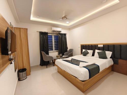 Kondapur Hotel | Hotel Vamshi Elite