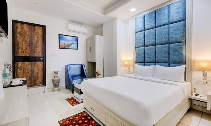 Bullawala Hotel | Hotel Vibes Inn