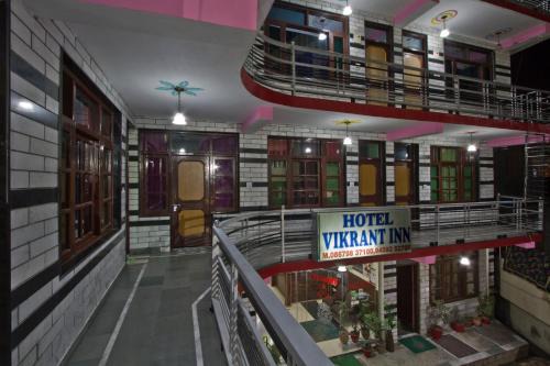 New Manali Hotel | Hotel Vikrant Inn 100 Meters walk to Mall Road