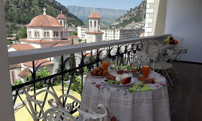 Berat Hotel | HOTEL VILA TWIX