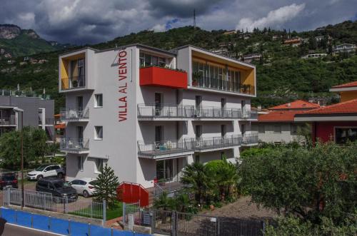 Torbole sul Garda Hotel | Hotel Villa Al Vento