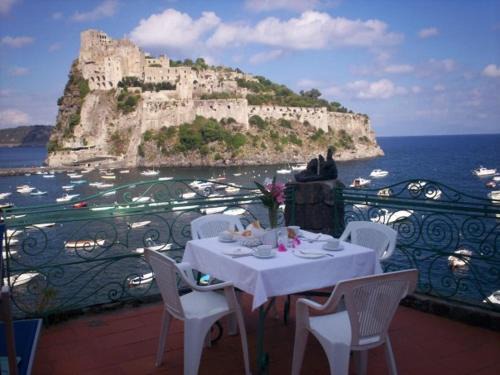 Ischia Porto Hotel | Hotel Villa Antonio