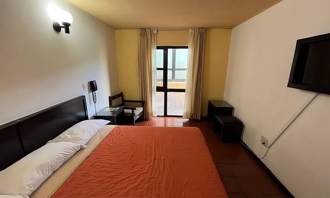 Morelia Apartamento | Hotel Villa Capri, 1 cama triple 4 Huéspedes