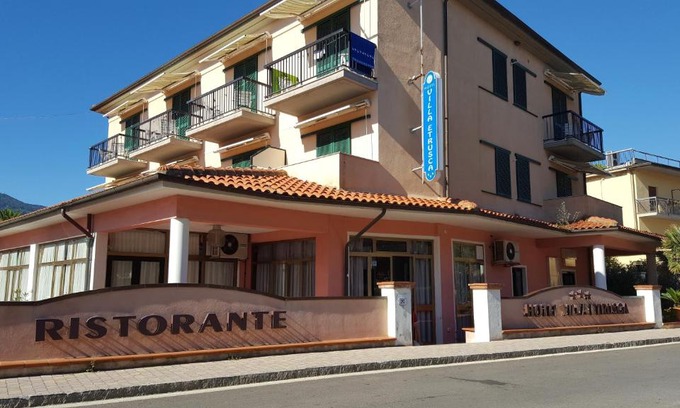 Marina di Campo Hotel | Hotel Villa Etrusca