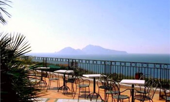 Marina di Puolo Hotel | Hotel Villa Pina Antico Francischiello