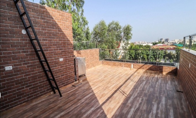 Zirakpur Hotel | Hotel Wisteria