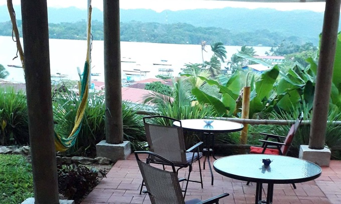 Puerto Barrios Casa | Hotel y Restaurante Casa Escondida