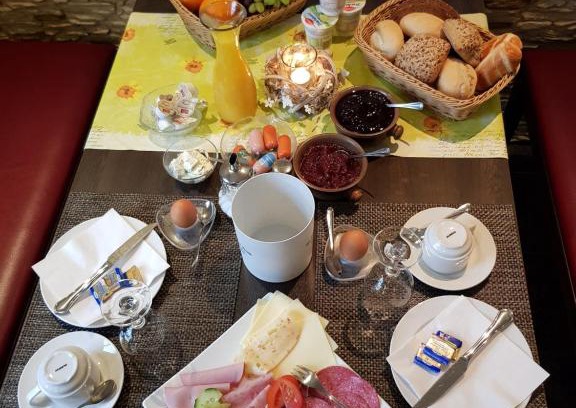 Senheim Casa | Hotel Zur Brücke