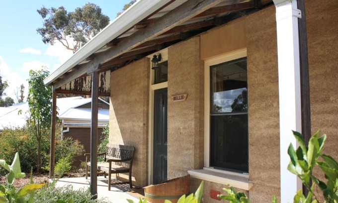 Wandering Casa | Hotham Ridge Estate