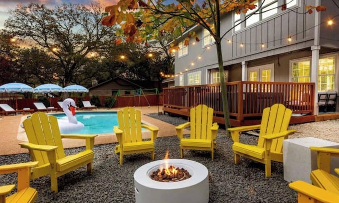 North San Antonio - SAT Casa | HotTub, Pool, FirePit, Game Room, BBQ, Volleyball and a ton of Family Fun!