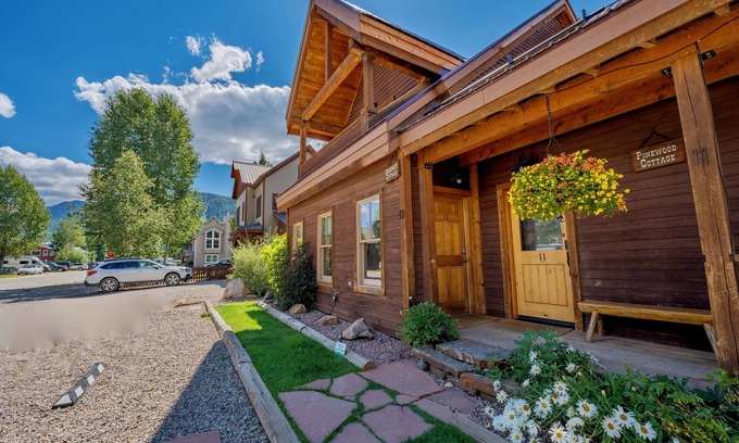 Crested Butte Cabaña | $ 259 y menos ¡Oferta en agosto! ¡Bañera de hidromasaje!¡Sauna!¡Firepl! La mejor ubicación en la ciudad! Lujo adorable