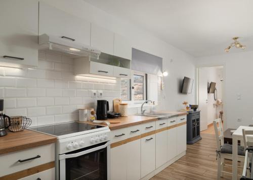 Steniai Casa | Houlia home διαμερίσματα με δωρεάν χώρο στάθμευσης