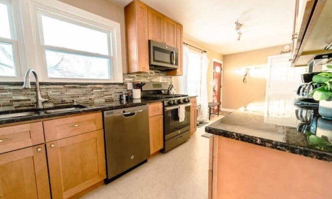 Englewood Casa | Hound Haven! Cozy Denver Getaway next to Dog Park!