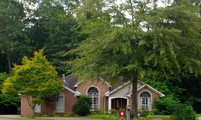 Tuscaloosa Casa | Houndstooth Cottage
