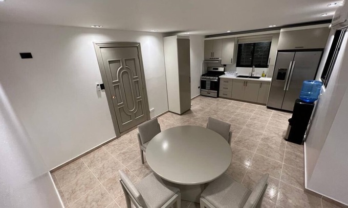 Santiago Province Casa | House 5 mins from Monument with free parking