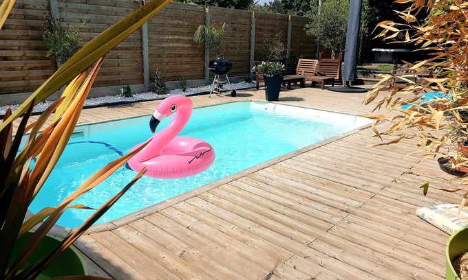 Saint-Medard-en-Jalles Casa | CASA DE 110 M2 / 8 personas con piscina climatizada a 12 km de Burdeos