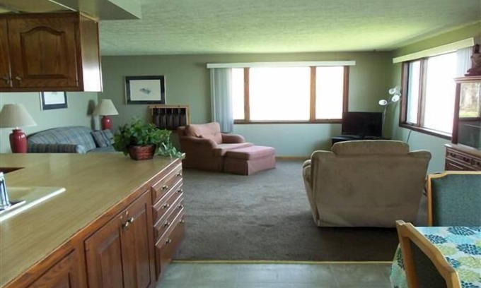 Huron Casa | House #133 Cozy 3 bedroom Family home with Spectacular views.