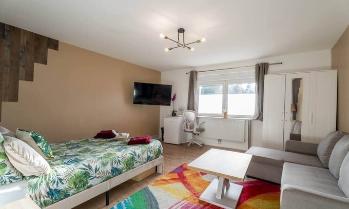 Woippy Casa | House 240m² - 7ch - 16pers' - 2sdb - 10TV - Wifi