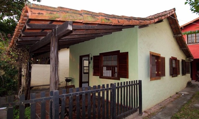 Vila Nova Casa | Bonita casa cerca de Praia do Forte, con balcón, barbacoa y garaje.