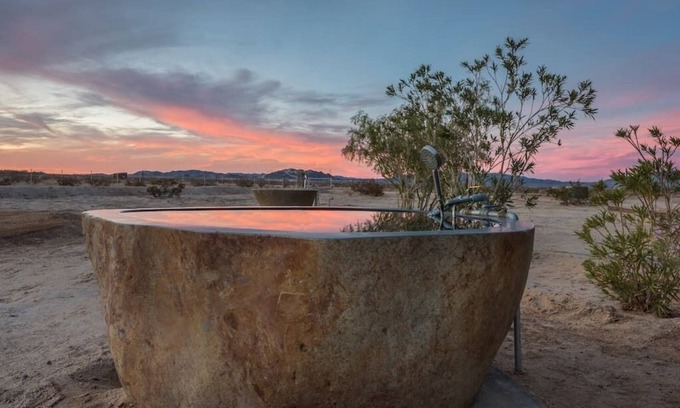 Wonder Valley Casa | * Aguas termales privadas * ¡Perfecto para grupos! Tamarisk House 4 hab / 4 ba