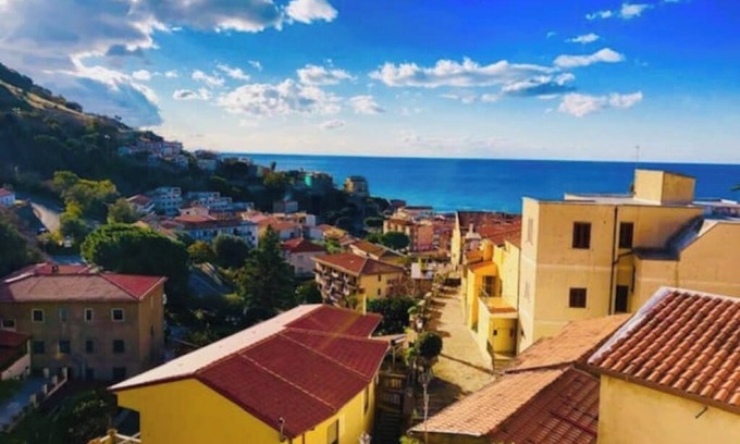 Bonifati Apartamento | HOUSE 4 NOVEMBER - APARTMENT IN HISTORIC CENTER