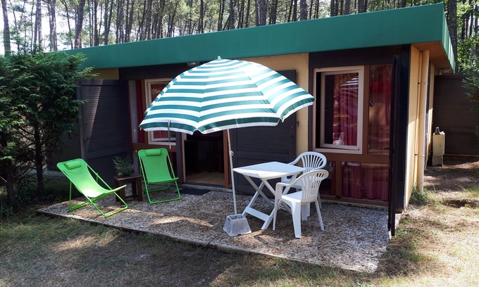 Leon Casa | Casa, 4 personas, piscina 3 piscinas, pueblo de Leon bajo los pinos