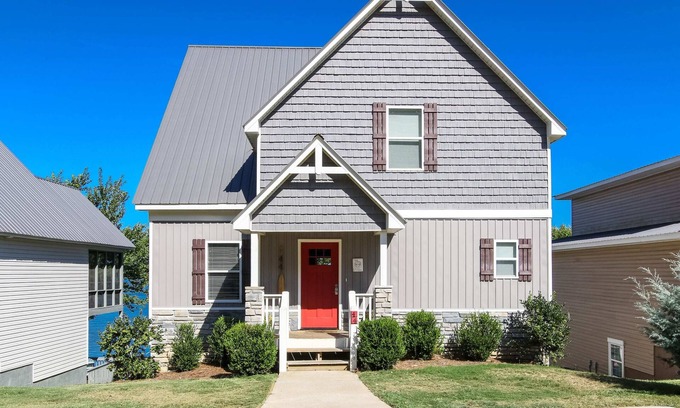Leesburg Casa | House #44 Dock Holiday (no pets) Lakefront/Private Boatslip
