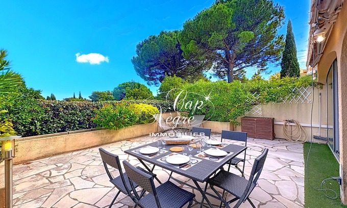 Le Lavandou Chalet De Esquí | House 5 persons residence with swimming pool and beach access at 50m