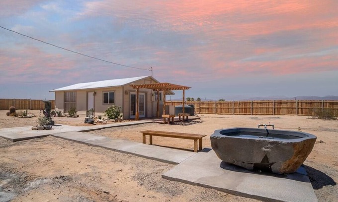Wonder Valley Cabina | House 9 · *Private Hot Springs* Olive Cabin
