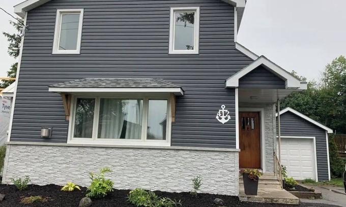 Port Dover Casa | House across from lake in quiet neighbourhood with a nice size yard and firepit