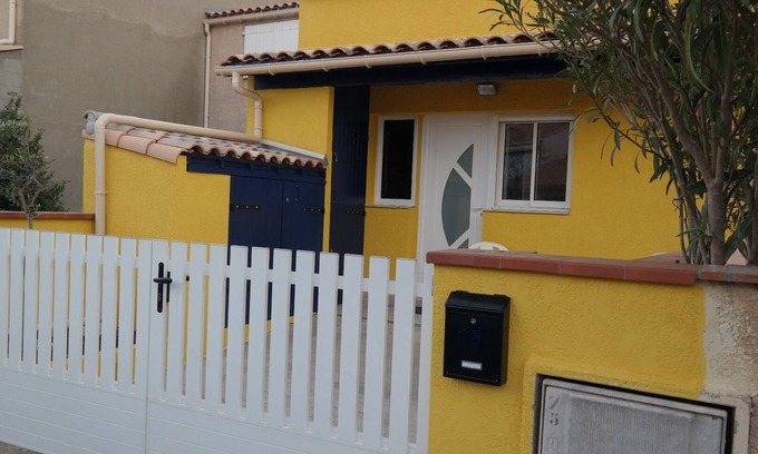 Saint-Pierre-la-Mer Casa | Casa con vista al mar, WiFi gratis, invernadero integrado, terrazas, jardín.