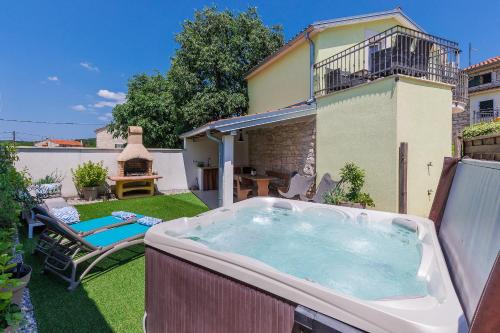 Bubani Casa | House Ana