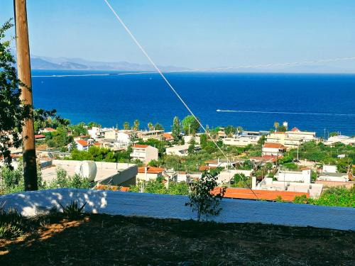 Spata-Artemida Casa | House Anatoli, veranda with view, 11 km to airport, 450 m to beach
