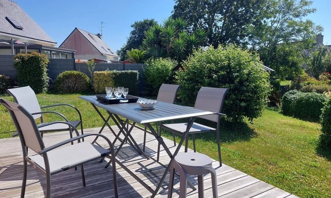 Nevez Casa | House and enclosed garden facing south, quiet, close to the center, 3 km from the beaches