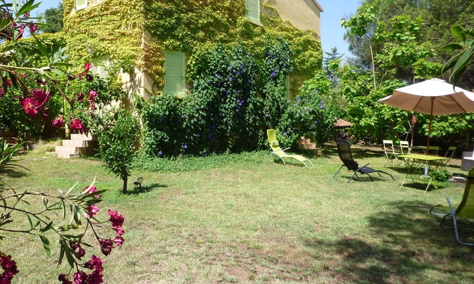 Bravone Casa | Casa y jardín cerca del mar, montaña y río.