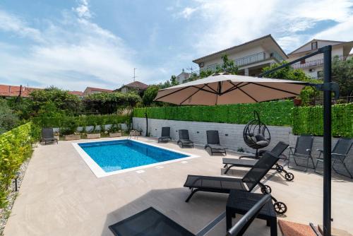 Seget Vranjica Apartamento | House Antonija, relax by the sea