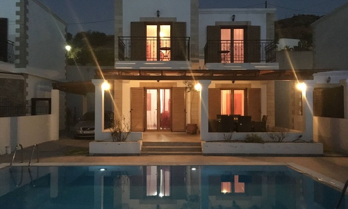 Vlicha Villa | Villa con Piscina Privada