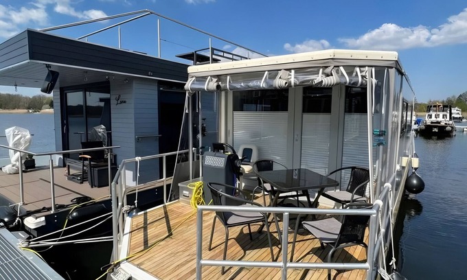Oberhavel Alquiler De Eote | Casa Barco 'Hausboot Fine Licence-Free' con vistas al lago y Wi-Fi