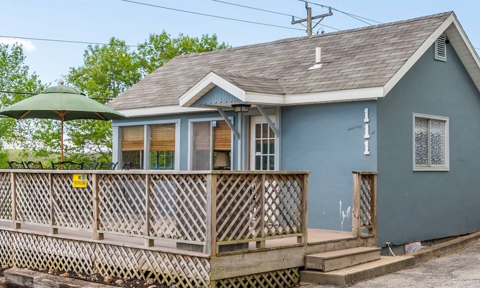 Rockaway Beach Cabina | HOUSE by Lake Taneycomo at Rockaway Rentals