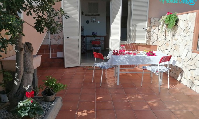 Santa Teresa di Riva Casa | Apartamento frente al mar