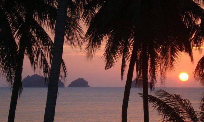 Taling Ngam Casa | House by the beach with amazing sunset views
