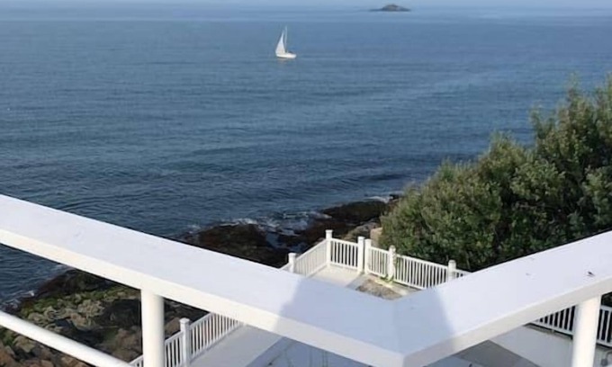 Little Nahant Casa | House by the Sea - Glocca Morra