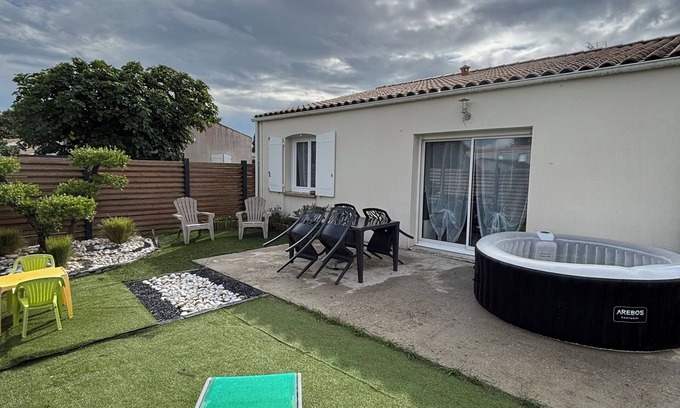 Etaules Casa | House close to the beach